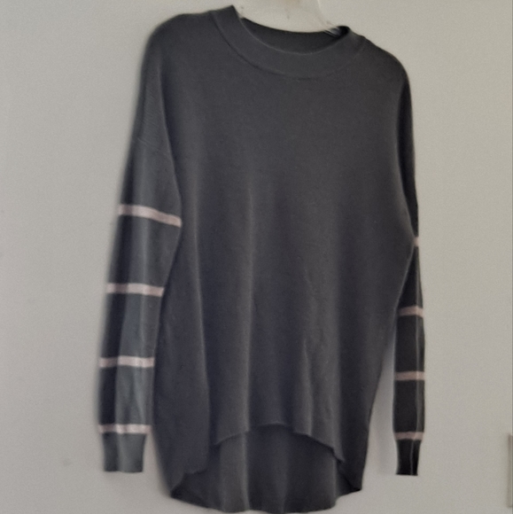 American Eagle Army Green Soft knit High low hem Jegging fit Sweater Siz… - Picture 4 of 7